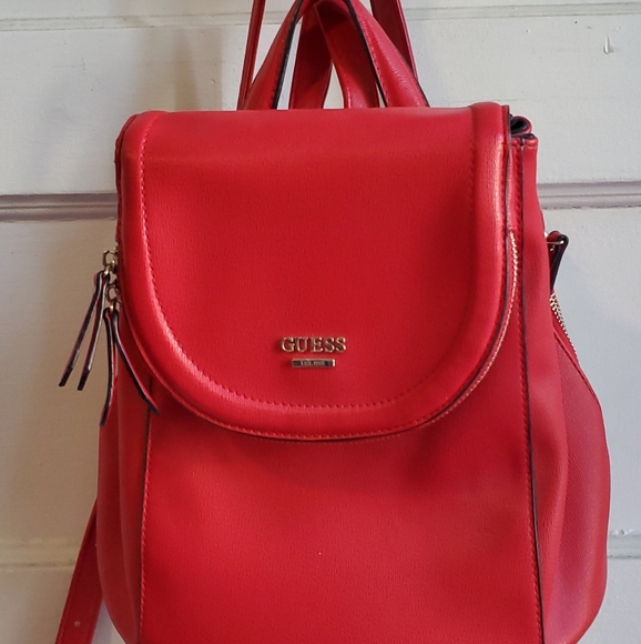 ⭐SOLD⭐⚠️COPY - GUESS - Mini Backpack - Picture 1 of 5
